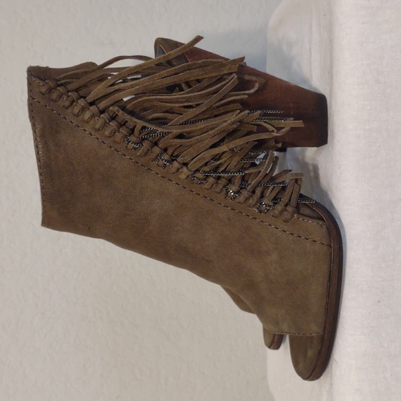 Dolce Vita Noralee Ankle Boots in Olive Nubuck. Size 7.5 EUC - Picture 3 of 15
